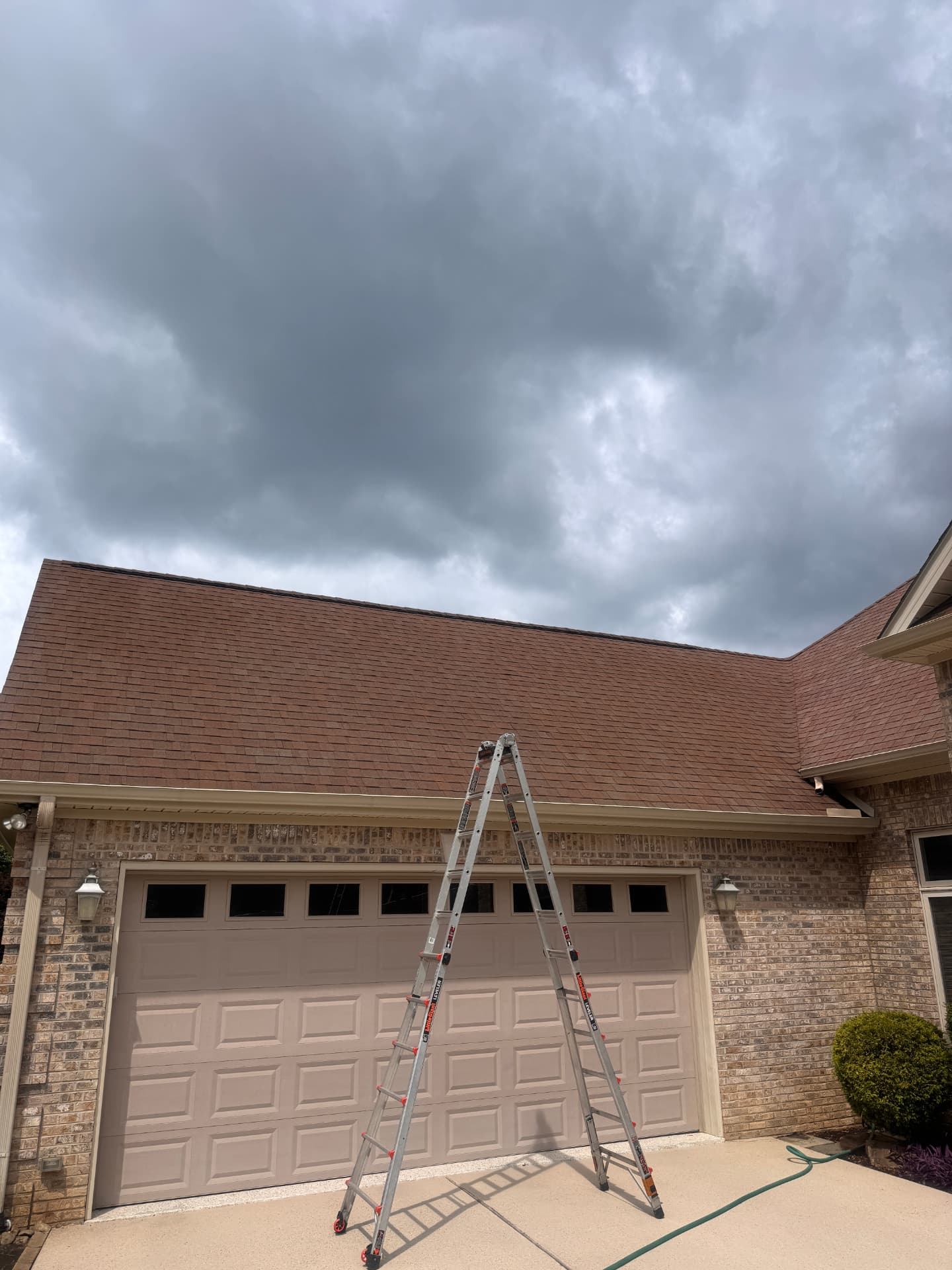 Clean shingle roof after a Wallops soft wash